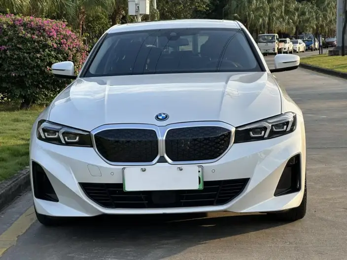 BMW i3 2025 Model eDrive35L – фото 2
