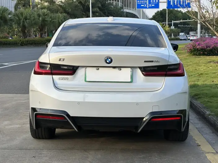 BMW i3 2025 Model eDrive35L – фото 6