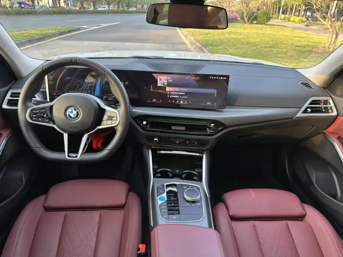 BMW i3 2025 Model eDrive35L – фото 9