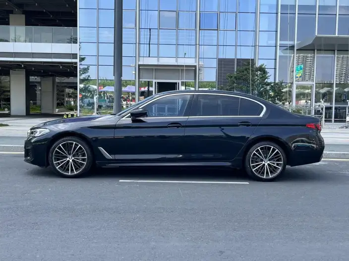 BMW 5 Series 2023 Model 530Li Leading Model M Sports Set – фото 4