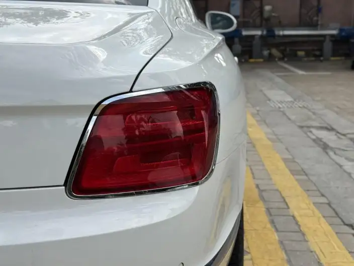 Continental Flying Spur 2022 Model 4.0T V8 Standard Edition – фото 10