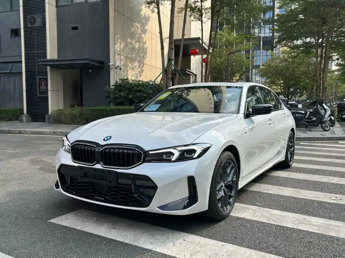 BMW 3 Series 2026 Model 330Li M Sports Night Set – фото 1