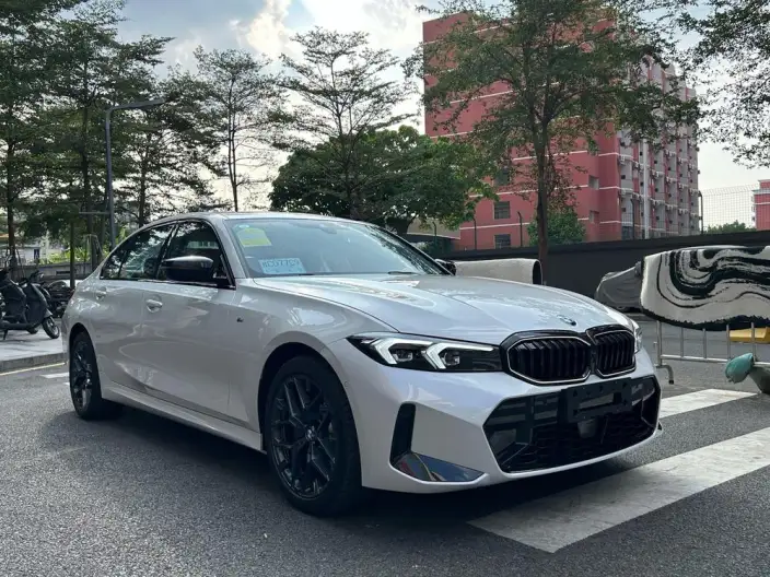 BMW 3 Series 2026 Model 330Li M Sports Night Set – фото 3