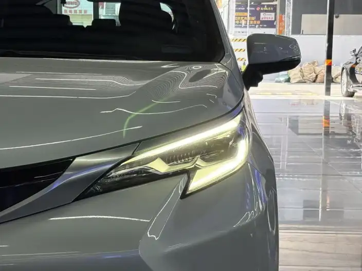 Toyota Sienna 2021 Model 2.5L Hybrid Premium Edition – фото 8