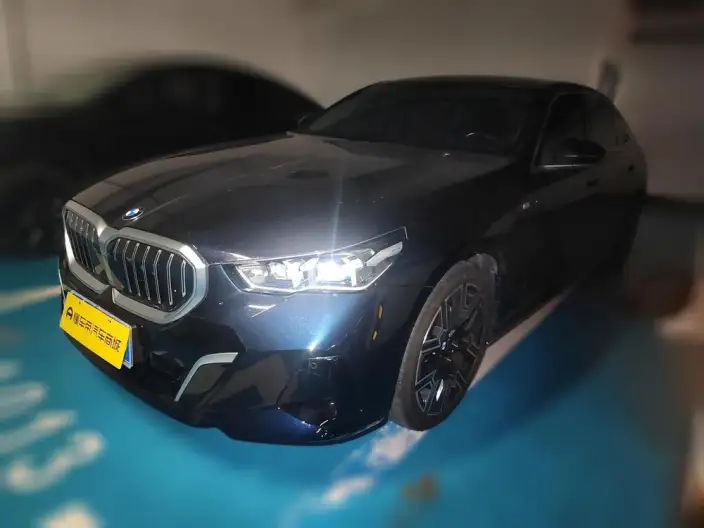 BMW 5 Series 2024 Model 530Li Exclusive Model M Sports Set – фото 1