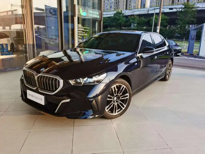 BMW 5 Series 2024 Model 525Li M Sports Set – фото 1