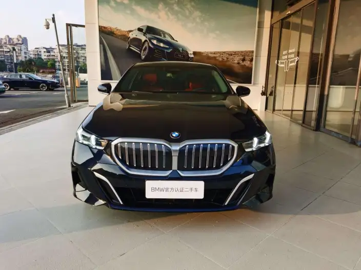 BMW 5 Series 2024 Model 525Li M Sports Set – фото 2