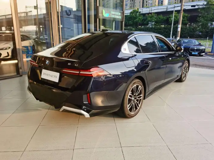BMW 5 Series 2024 Model 525Li M Sports Set – фото 5