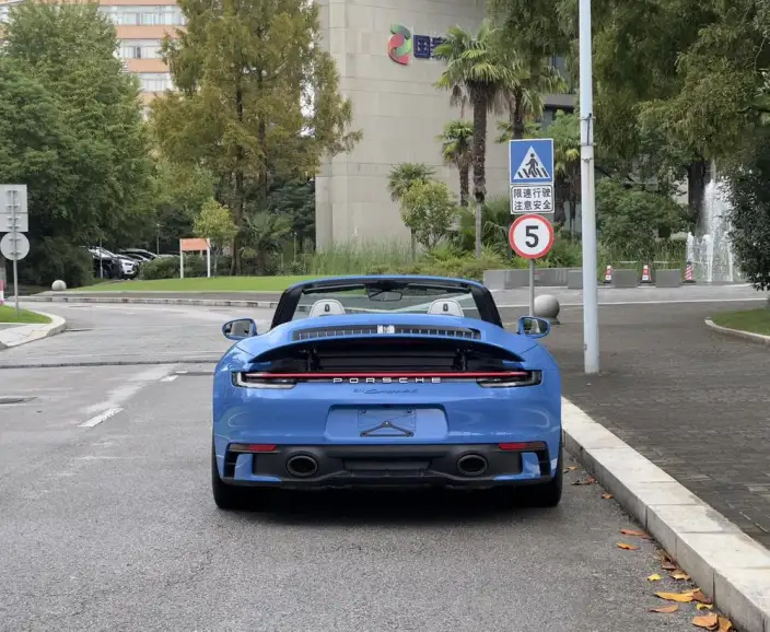 PORSCHE 911 2023 Model Carrera 4S Cabriolet 3.0T – фото 6