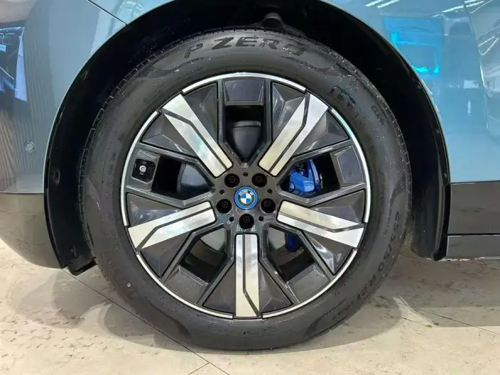 BMW iX 2023 Model xDrive40 – фото 6