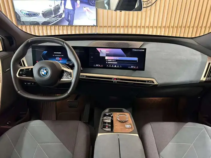 BMW iX 2023 Model xDrive40 – фото 7