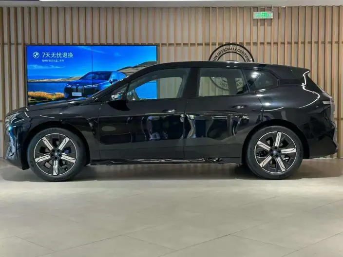 BMW iX 2023 Model xDrive40 – фото 3