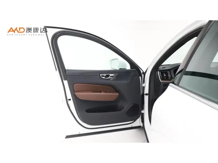 Volvo XC60 PHEV 2025 Model T8 4WD Long Battery Life Pro Smart Range Deluxe Edition – фото 9