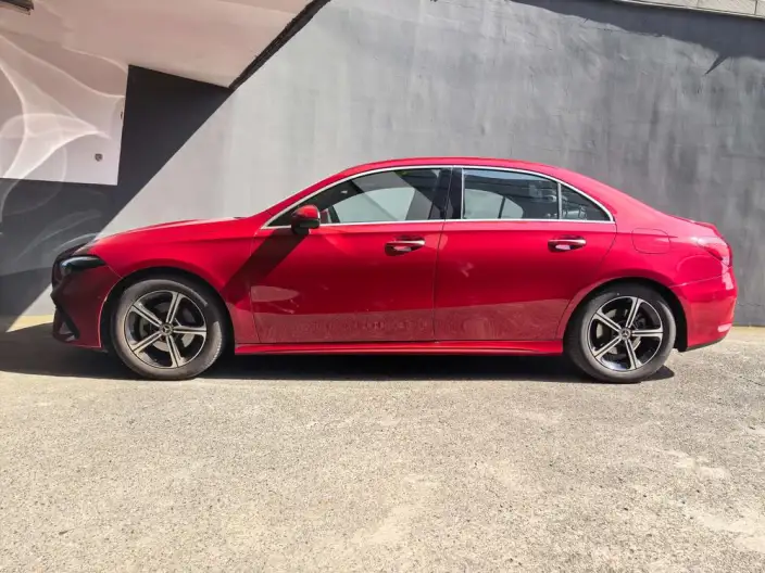 Mercedes-Benz A-class 2023 Model A 200 L Sports sedan Fashion Edition – фото 3