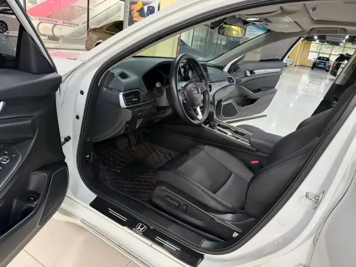 Honda Accord 2022 Model 260TURBO Deluxe Edition – фото 8