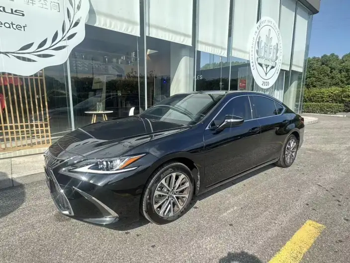 Lexus ES 2024 Model 200 Premium