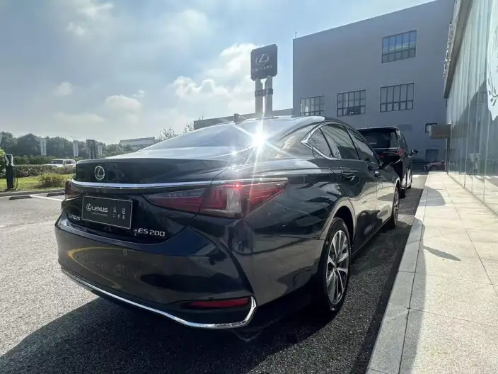 Lexus ES 2024 Model 200 Premium – фото 5