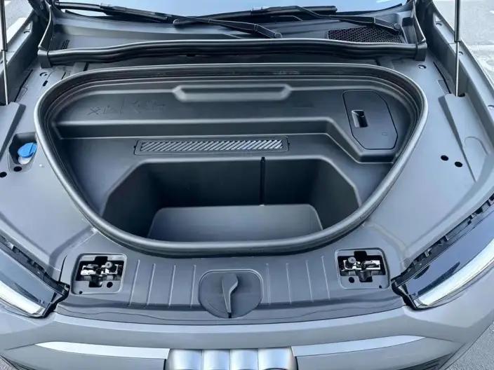 AUDI Q6L e-tron 2026 Model First Edition Pilot Edition