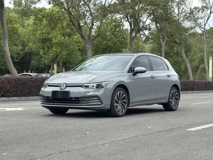 Volkswagen Golf 2023 Model 280TSI DSG Pro – фото 1