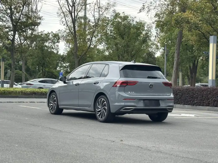 Volkswagen Golf 2023 Model 280TSI DSG Pro – фото 4