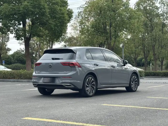 Volkswagen Golf 2023 Model 280TSI DSG Pro – фото 6