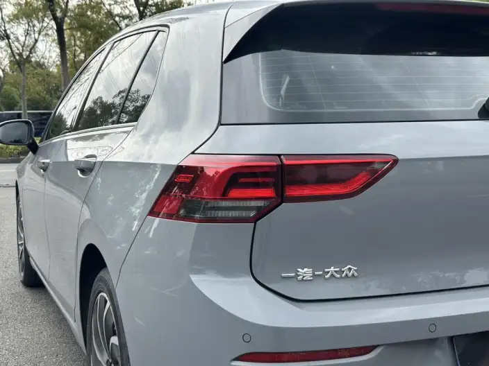 Volkswagen Golf 2023 Model 280TSI DSG Pro – фото 8