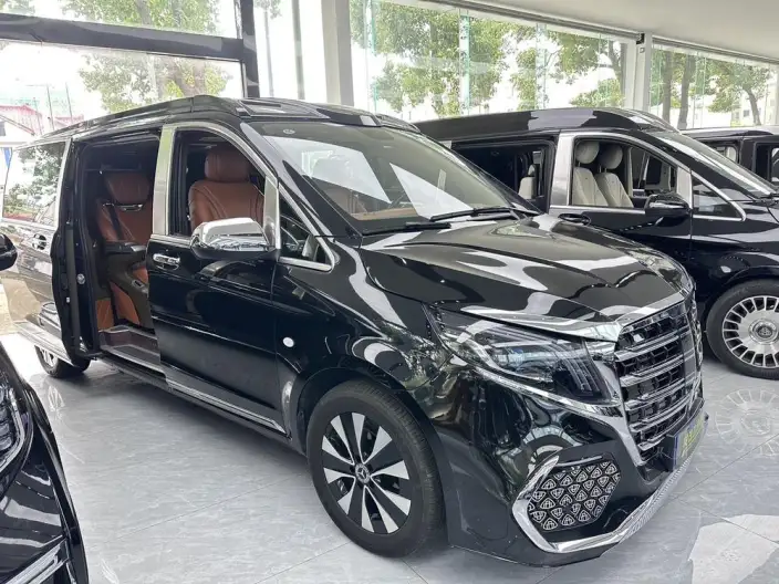 Viano 2023 Model 2.0T Business Edition 7 seat – фото 2