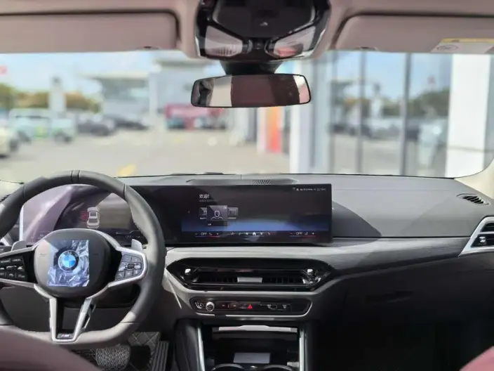 BMW 3 Series 2026 Model 325Li M Sports Set – фото 6