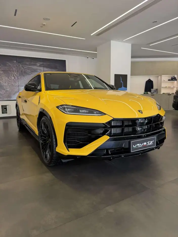 Urus SE 2025 Model 4.0T Standard Model – фото 3
