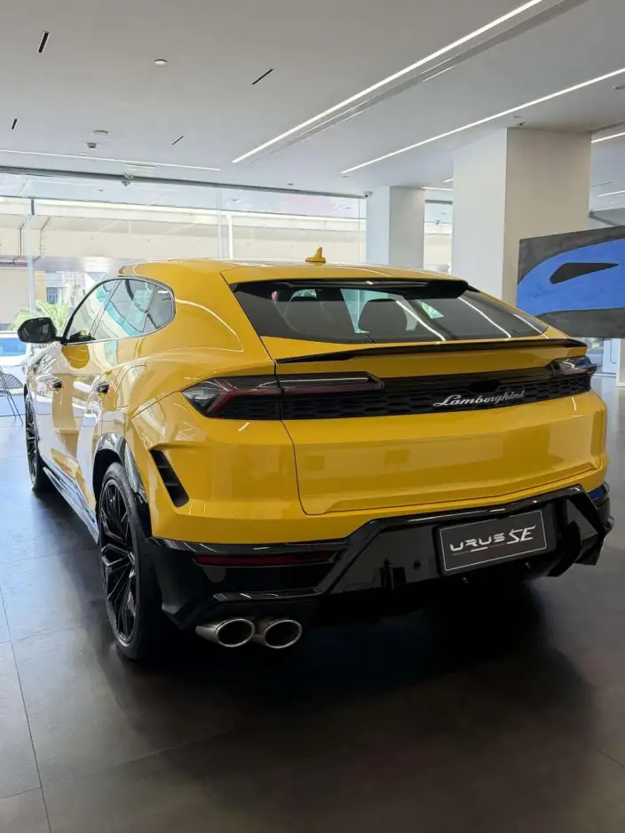 Urus SE 2025 Model 4.0T Standard Model – фото 4