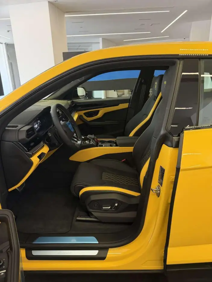 Urus SE 2025 Model 4.0T Standard Model – фото 7