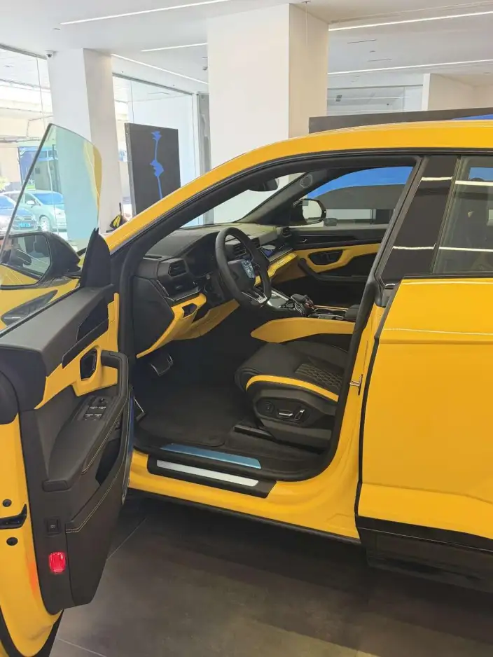 Urus SE 2025 Model 4.0T Standard Model – фото 8