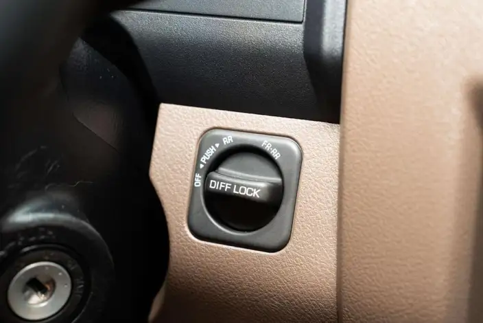 Land Cruiser (import 2025 Model 4.0L Automatic 4WD 5 seat Parallel Imported – фото 7