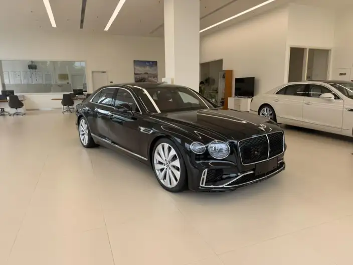 Bentley Flying Spur 2027 Model 4.0T V8 Standard Edition