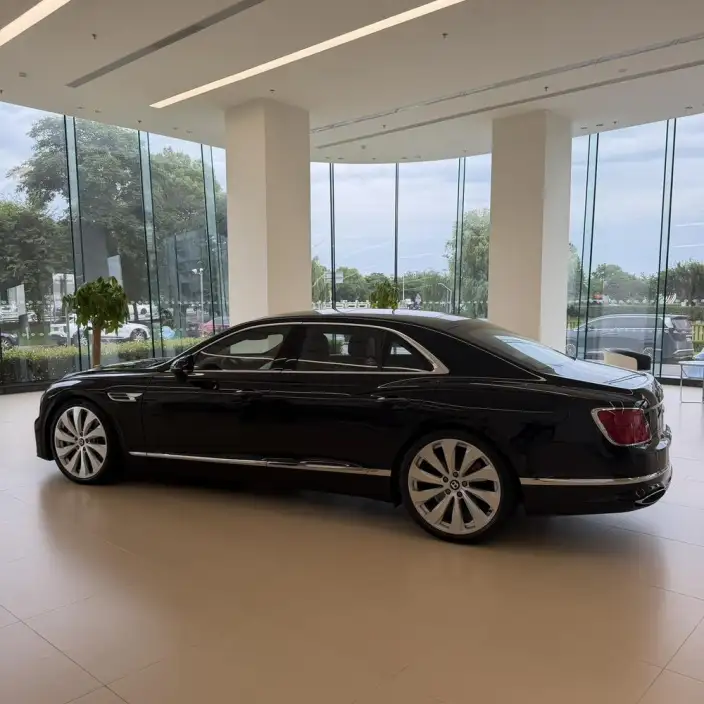 Bentley Flying Spur 2027 Model 4.0T V8 Standard Edition