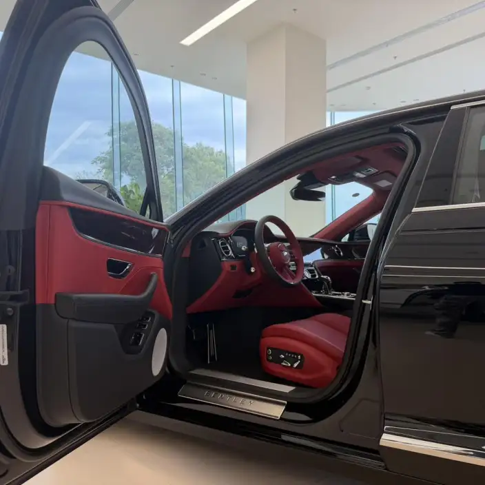 Bentley Flying Spur 2027 Model 4.0T V8 Standard Edition – фото 7