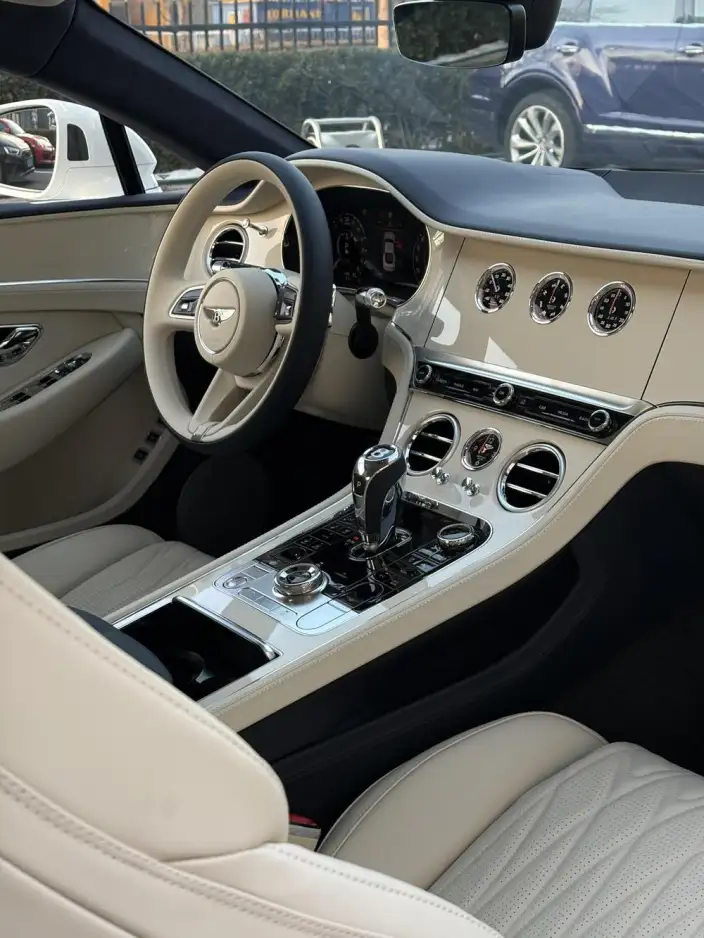 Continental PHEV 2026 Model GT Yadu Edition – фото 6