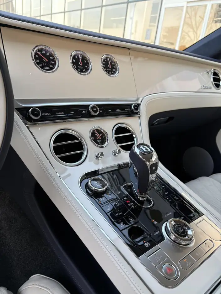 Continental PHEV 2026 Model GT Yadu Edition – фото 8