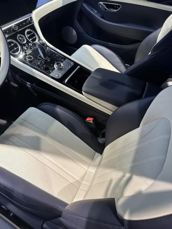 Continental PHEV 2026 Model GT – фото 7