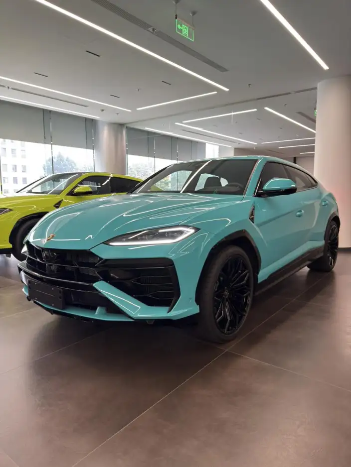 Urus SE 2026 Model 4.0T Standard Model – фото 1
