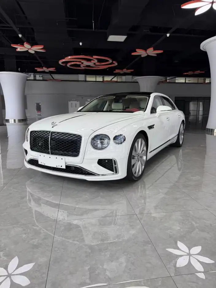 Bentley Flying Spur 2026 Model 4.0T V8 Standard Edition