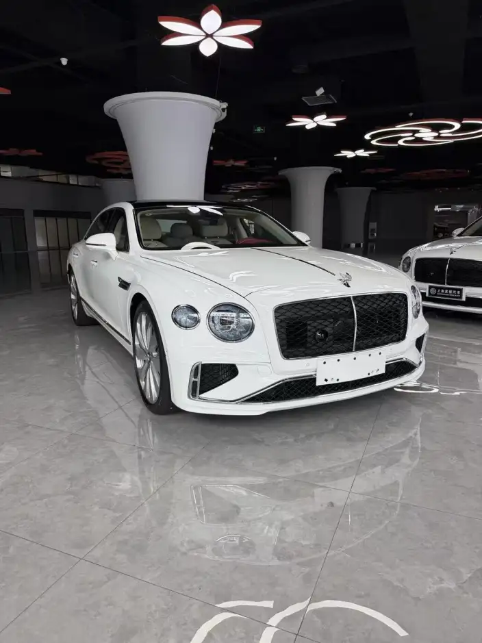 Bentley Flying Spur 2026 Model 4.0T V8 Standard Edition