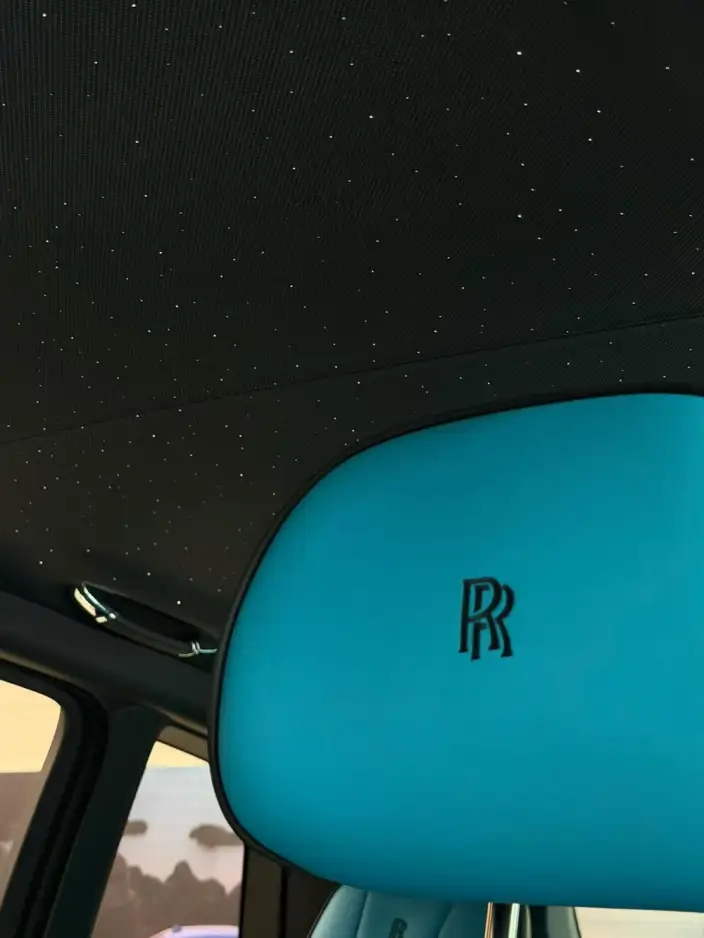 Cullinan 2026 Model Black Badge – фото 4