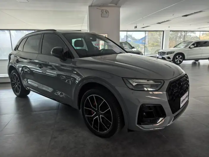 Audi Q5L 2023 Model 45T Luxury Dynamic Model – фото 3