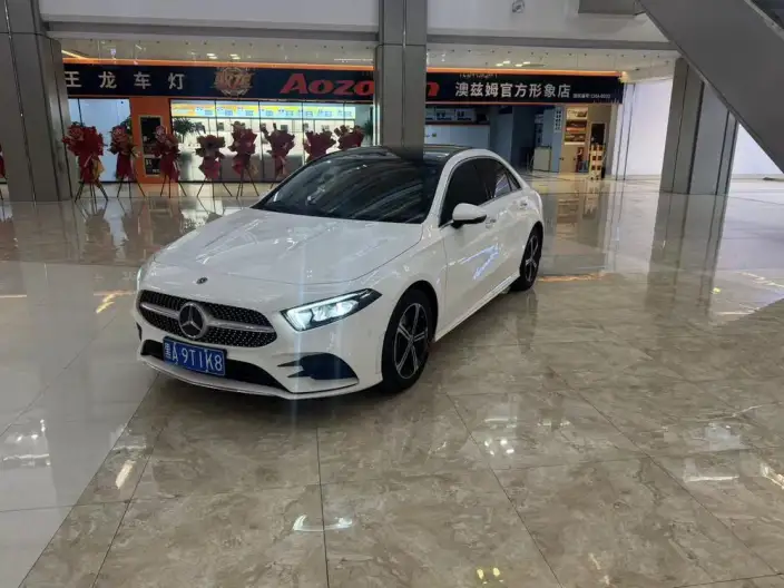 Mercedes-Benz A-class 2023 Model A 200 L Sports sedan Fashion Edition – фото 1