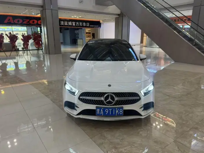 Mercedes-Benz A-class 2023 Model A 200 L Sports sedan Fashion Edition – фото 2