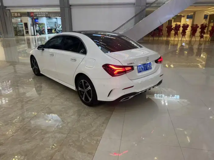 Mercedes-Benz A-class 2023 Model A 200 L Sports sedan Fashion Edition – фото 4