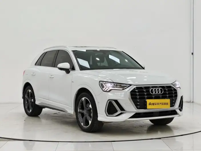 AUDI Q3 2022 Model 35 TFSI Fashion Dynamic Model