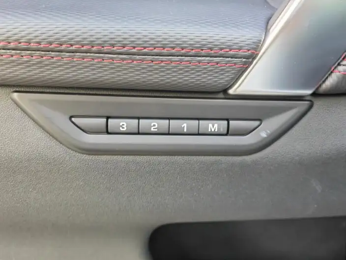Land Rover Discovery Sport 2023 Model 249PS R-Dynamic SE Performance Technology Edition 5 seat – фото 7