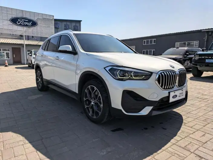 BMW X1 2022 Model sDrive25Li Leading Model – фото 3